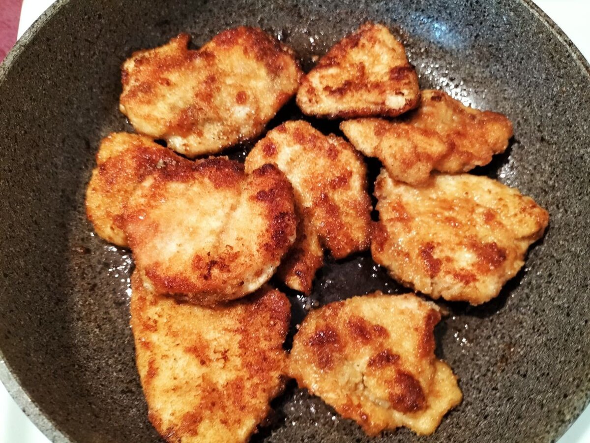 Отбивные на сковороде рецепт с фото Что может быть проще. Вкуснейшие сочные куриные отбивные за 10 минут на сковород