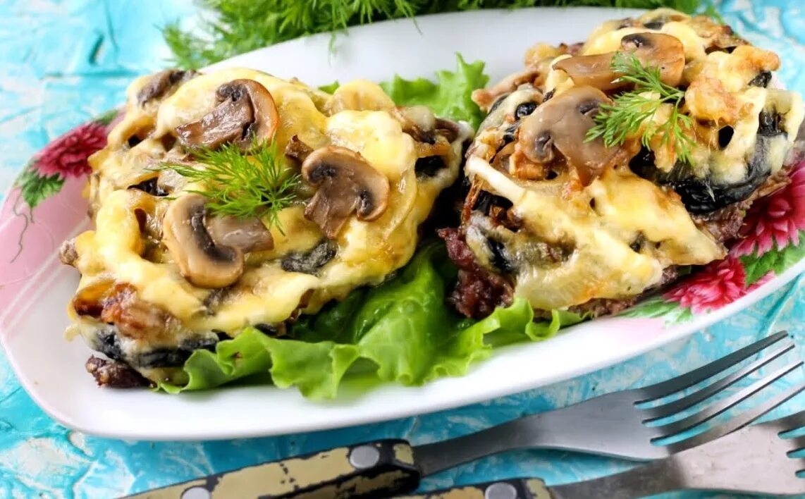 Отбивные с грибами фото и рецепты Вкусные отбивные с грибами.отбивные.мясо в духовке.мясо с грибами.грибы в духовк