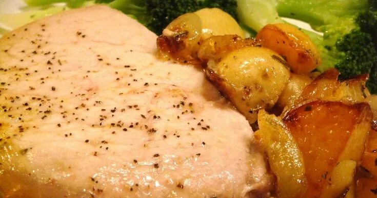 Отбивные с картошкой фото из свинины A blog about cooking, baking, and dining out in and around Boston. Pork roast in