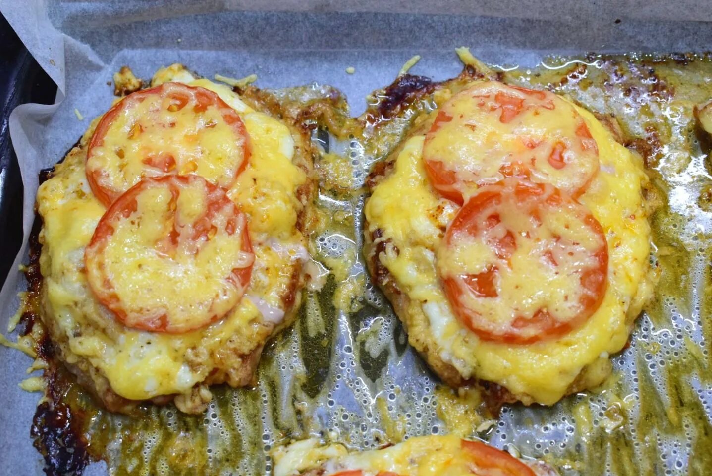 Отбивные с помидорами и сыром фото Отбивные с помидором и сыром из свинины в духовке рецепт фото пошагово и видео -