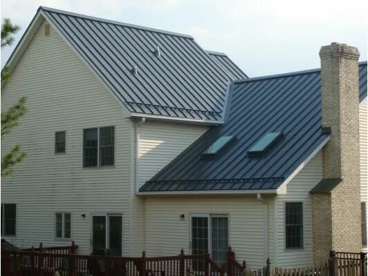 Оцинкованная крыша фото домов 26 Simple Back Garden Ideas (Cheap & Low Maintenance) Standing seam metal roof, 