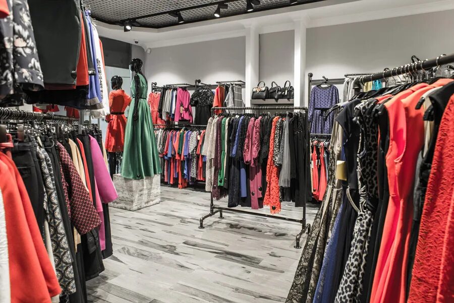 Отдел одежды фото Магазин модной женской одежды Batik