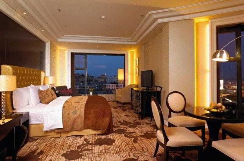 Отель дня фото Hotel Days & Suites Hillsun Chongqing, Chongqing: the best offers with Destinia