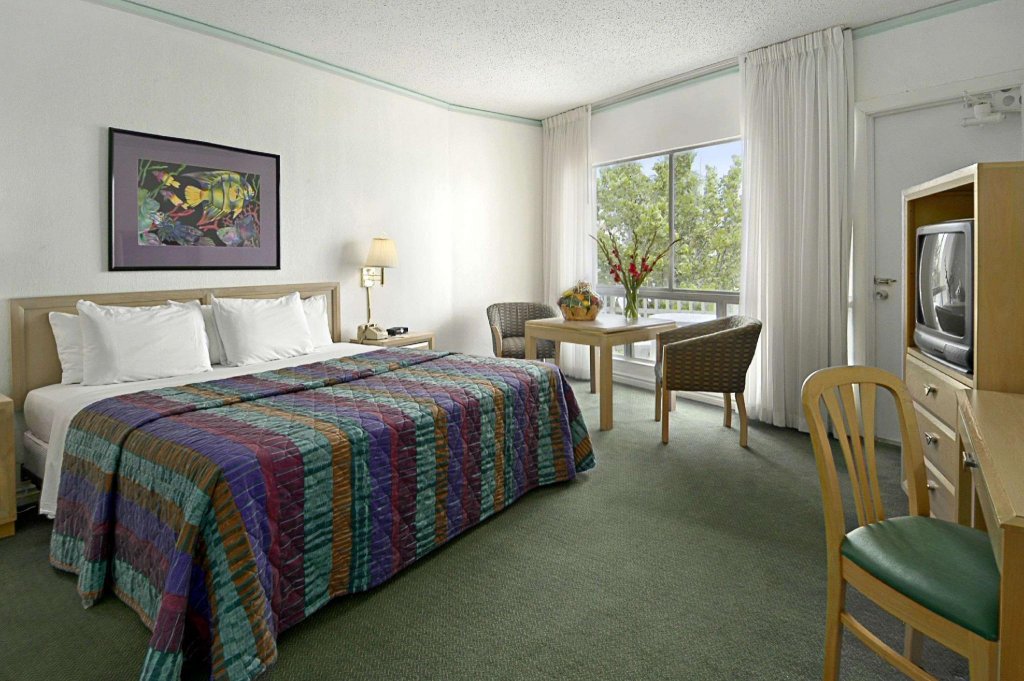 Отель дня фото Отель Days Hotel Thunderbird Beach Resort 2*, Джексонвилль, шт. Флорида, США - о