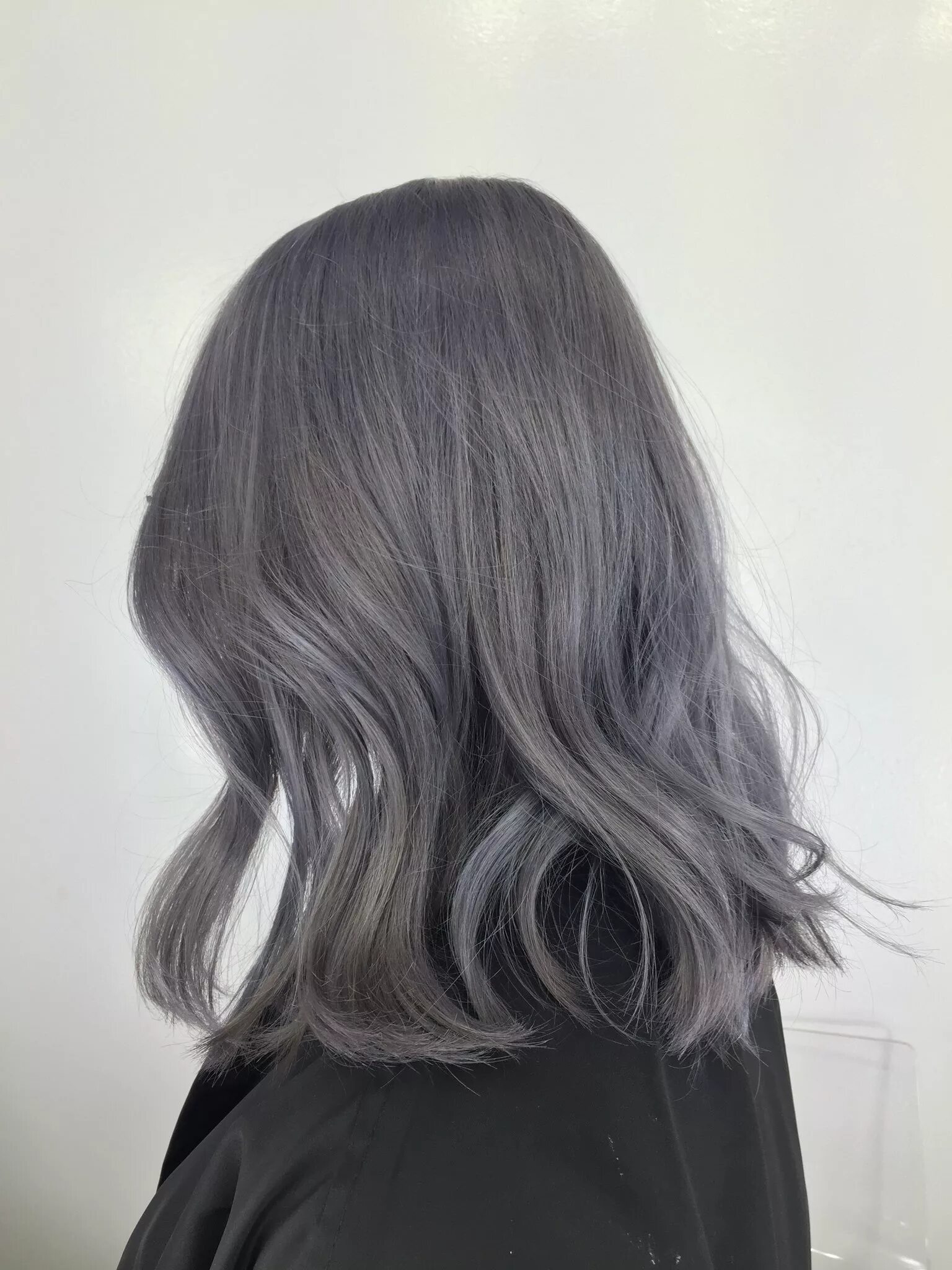 Оттенки темно пепельного фото Gray hair Ash hair color, Grey hair color, Grey hair dye