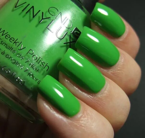 Оттенки зеленого цвета маникюра Зеленый маникюр с Vinylux Lush Tropics! Весна - это время, когда хочется ярких к