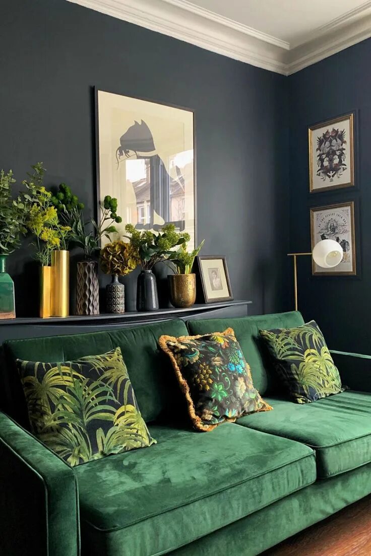Оттенки зеленого цвета в интерьере Would You Love To Design Your Living Room With A Green Velvet Sofa Like This? Li