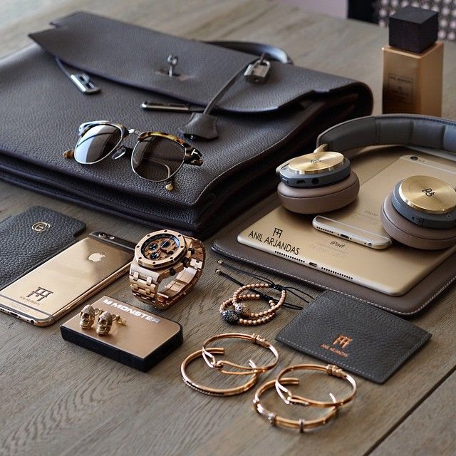 Отзывы о ювелирной компании мужской стиль Anil Arjandas on Instagram: "Rose gold and grey accessories. #Hermes #KellyDepec