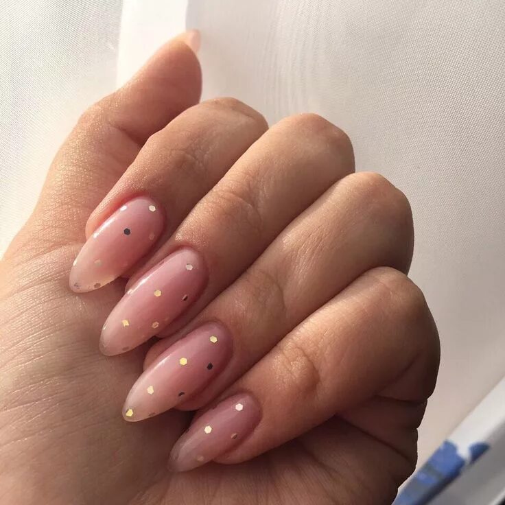 Овальная форма ногтей фото дизайн manicure_and_makeup on Instagram: "1,2,3,4,5,6 или 7? Какой бы ты себе сделала ?