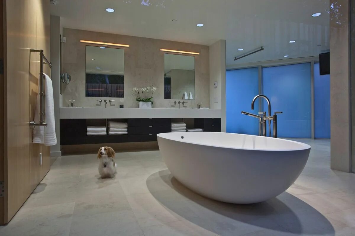Овальная ванная в интерьере Marble Floor, Bathroom, Elegant Modern Interior in Southern California Best bath