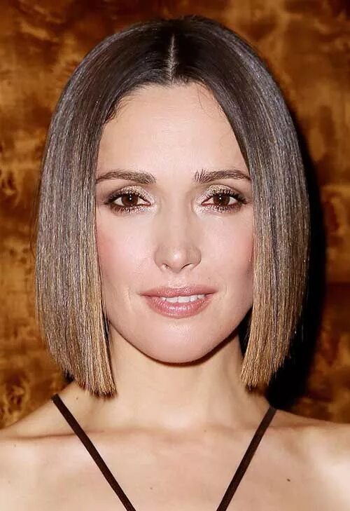 Овальное лицо без челки фото Pin by Mao on Modeles Celebrity hairstyles, Straight bob hairstyles, Bob hairsty