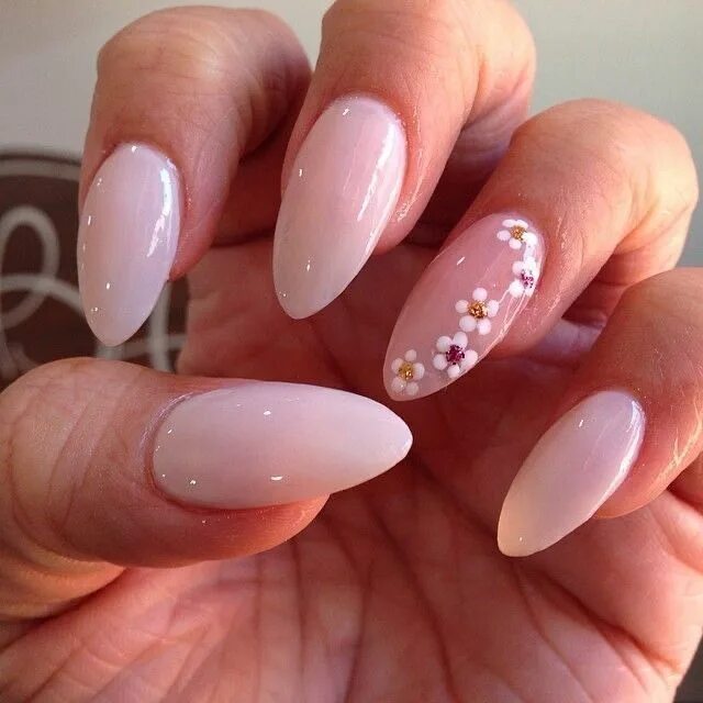 Овальные ногти маникюр с рисунком Pin by Kristine on nail designs Stylish nails, Gel nails, Elegant nails