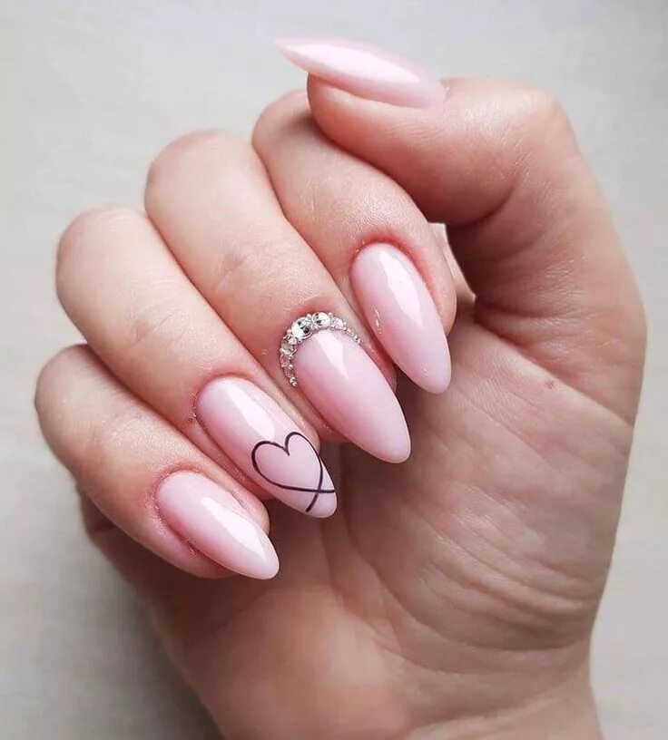 Овальные ногти маникюр с рисунком 40+ Nail Art Designs For Valentine's Day - #art #Day #Designs #nail #Valentines 