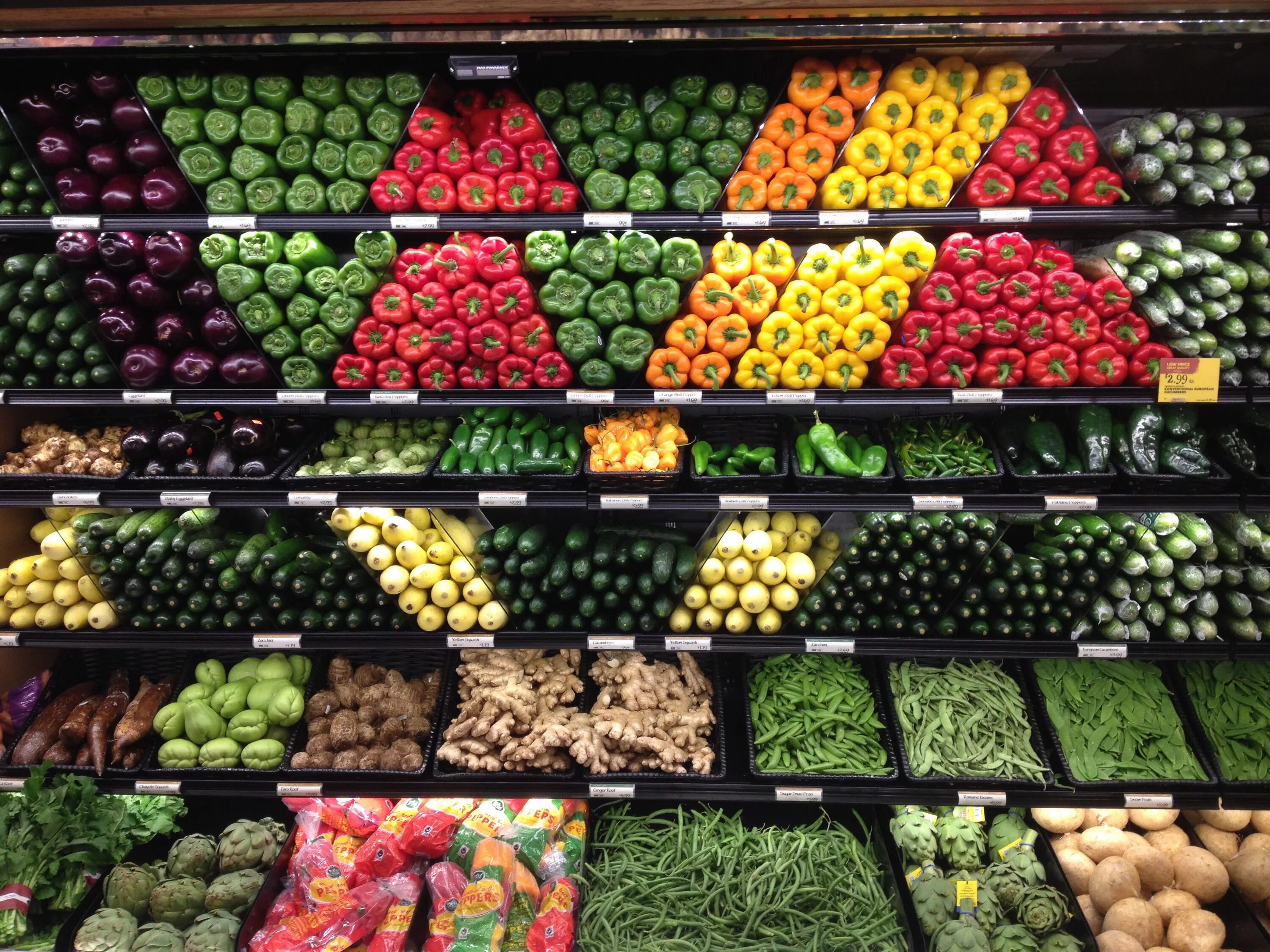 Овощи и фрукты витрина фото Tulsa WFM Fruit and vegetable storage, Vegetable shop, Fruit shop
