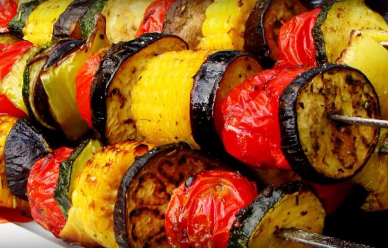Овощи на костре фото Какие закуски "дружат" с мясным шашлыком: готовимся к "мангальным" денёчкам.. Mr