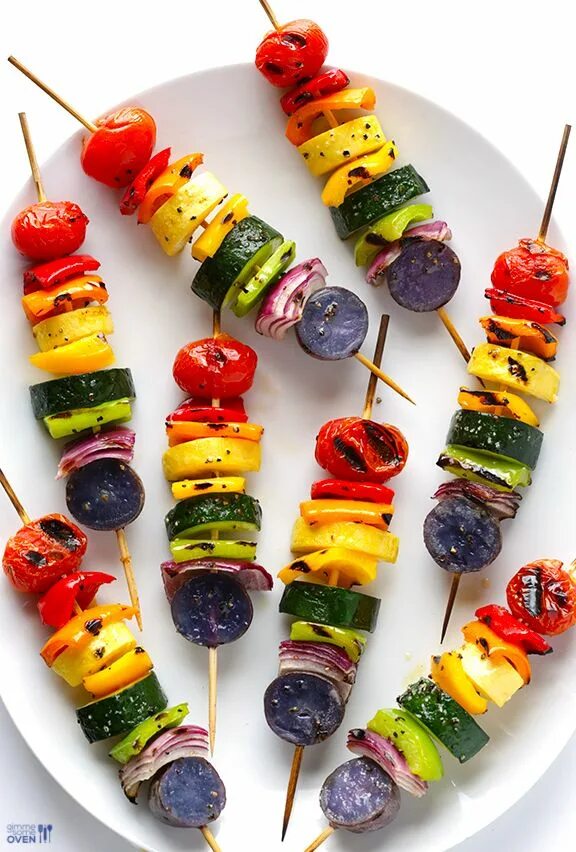 Овощи на шпажках фото Rainbow Veggie Skewers Gimme Some Oven Recipe Rainbow food, Veggie skewers, Skew