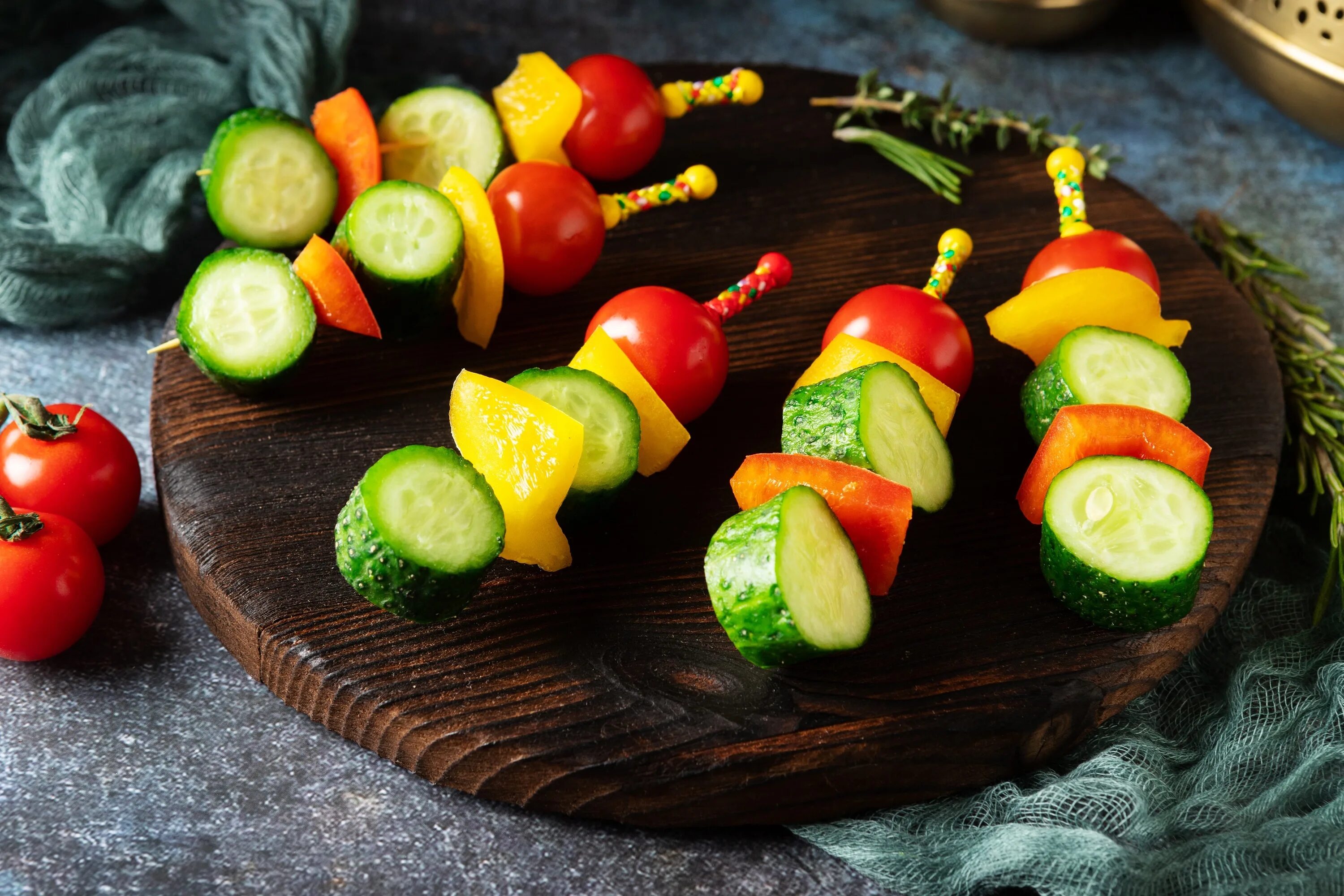 Овощи на шпажках фото Холодные закуски - Кейтеринг FingerFoodTime