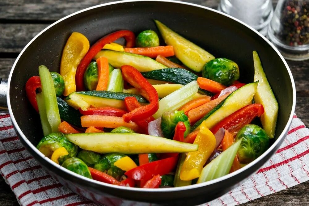 Овощи на сковороде фото Five Ways to Cook Healthy, Tasty Vegetables