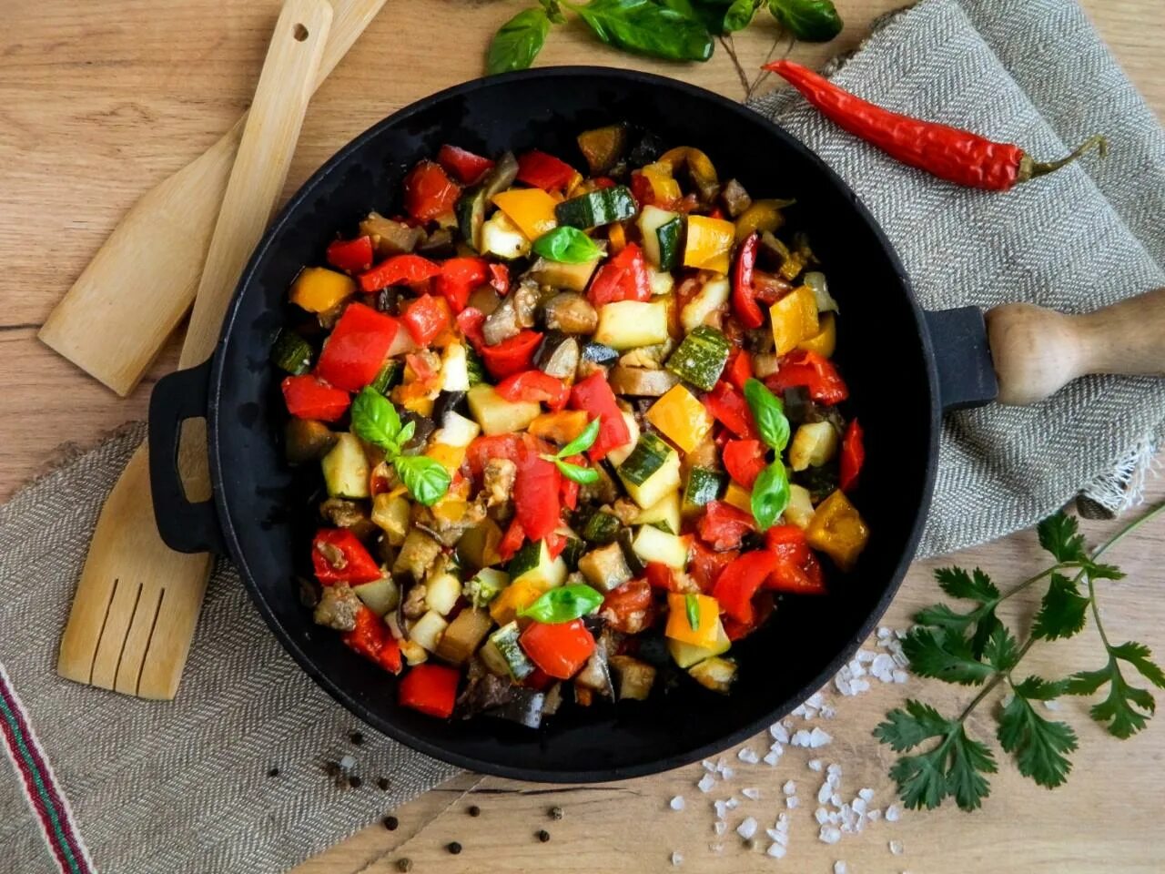 Овощи на сковороде рецепт с фото Баклажаны тушеные с овощами на сковороде рецепт фото пошагово и видео - 1000.men