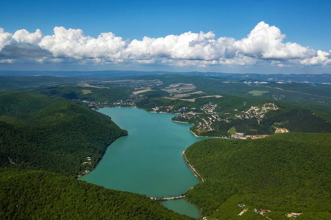 Озеро дюрсо краснодарский край фото Куда поехать в России на море в 2020 - 6 лучших вариантов для купания