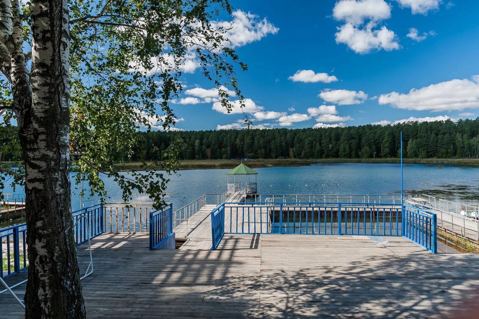 Озеро еткуль фото Уже завтра официально стартует купальный сезон этого года.