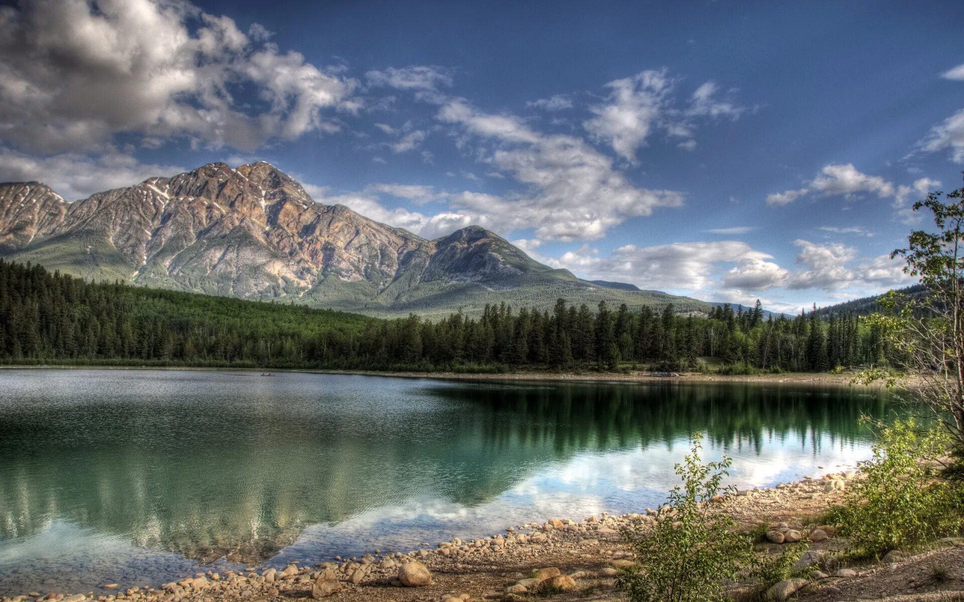 Озеро фото картинки Download wallpaper forest, the sky, mountains, clouds, Lake, Lake Patricia Jaspe
