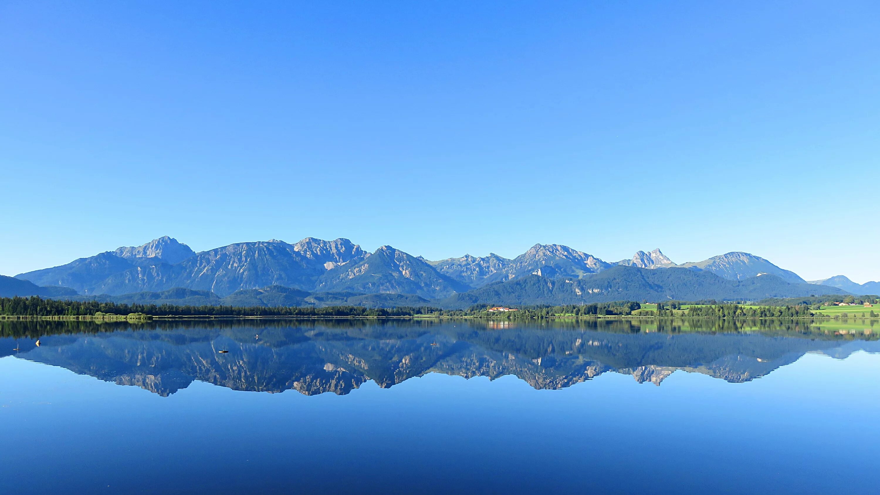 Озеро фото скачать Mountains Mirroring Water Lake free image download