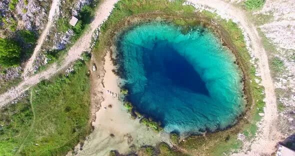 Озеро глаз земли хорватия фото Aerial View Of Beautiful Source Of Cetina River, Croatia Aerial views landscape,