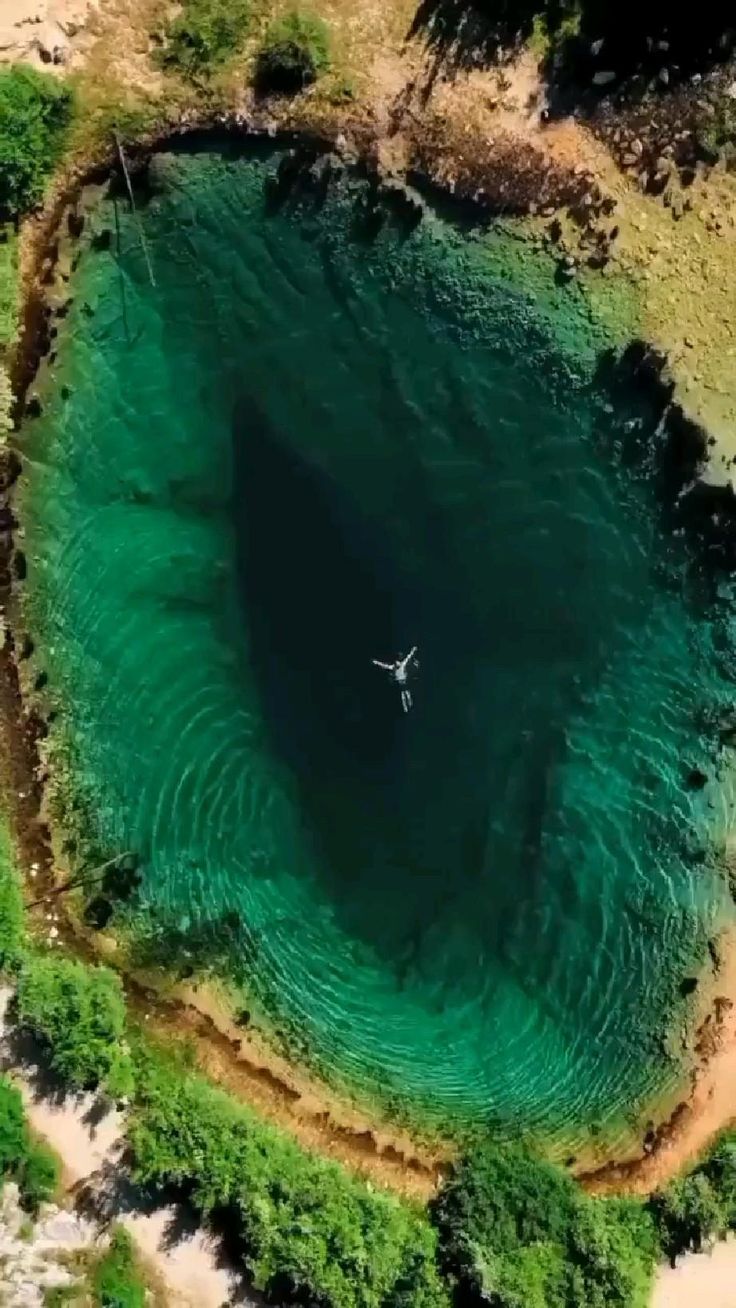 Озеро глаз земли хорватия фото Dragon's Eye Lake Croatia Amazing places on earth, Cool places to visit, Beautif