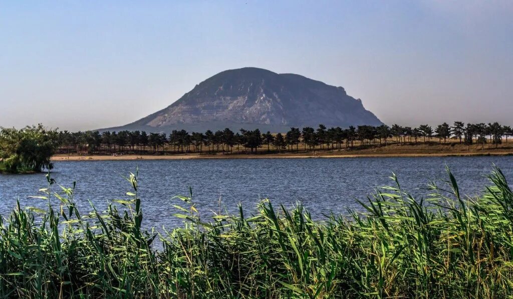 Озеро каррас иноземцево фото Lake Karras in Inozemtsevo will be landscaped in the Scottish style One of the o