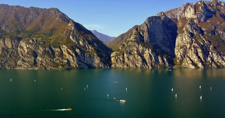 Озеро кома фото Italy, Lake, Landscape, Mountain, Garda, Italy #italy, #lake, #landscape, #mount