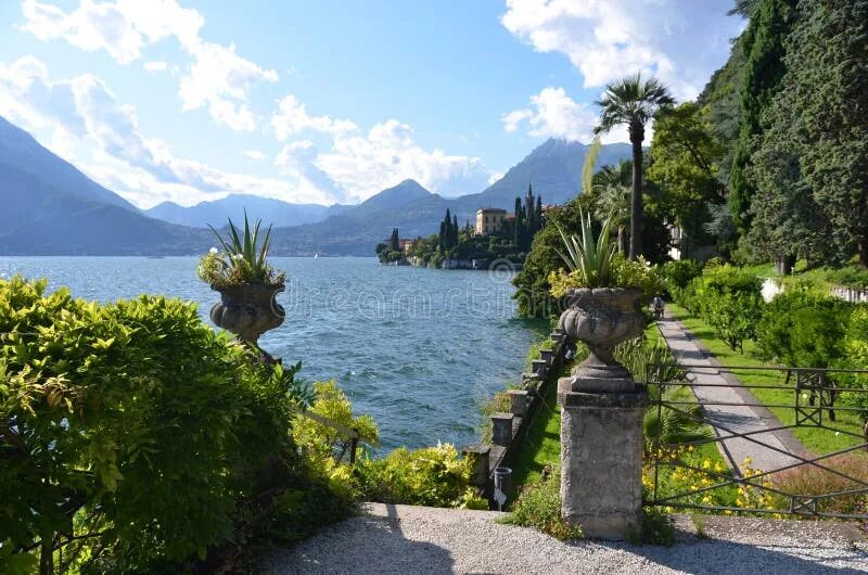 Озеро комо фото Villa Monastero, Lake Como, Italy Stock Image - Image of exterior, lario: 558225