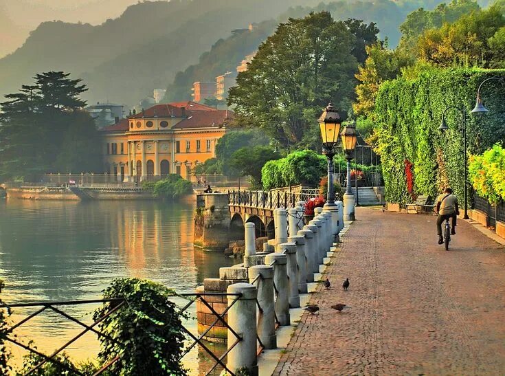 Озеро комо фото Daily WOW! A walk along Lake Como in Lombardy, Italy! Been to Lombardy? Rate and
