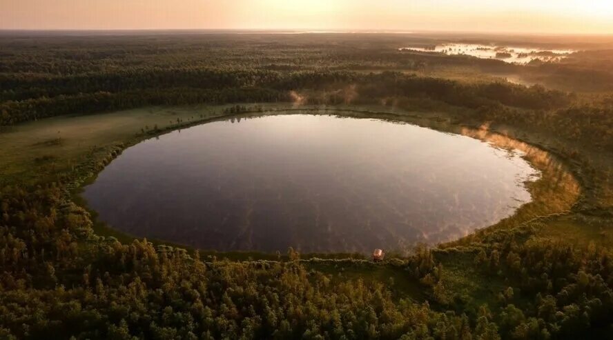 Озеро круглое московская область фото Approximately in the XVIII century, a meteorite fell several dozen kilometers fr