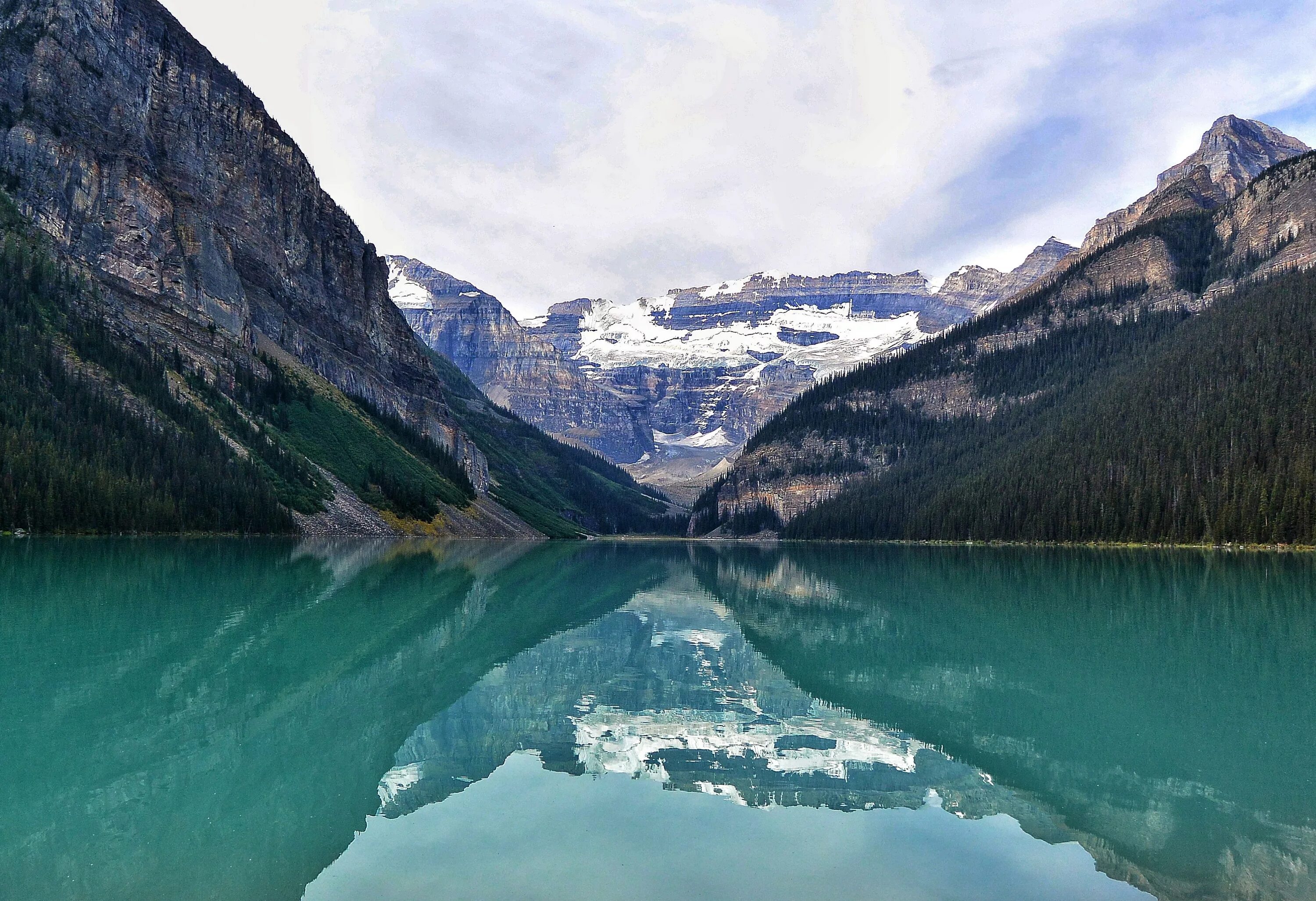 Озеро луиз канада фото Lake Louise, Banff National Park. This place looks gorgeous. Not ashamed that I 