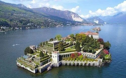 Озеро маджоре фото Bell Island - One of the Borromean Islands in Lake Maggiore, Italy Lake maggiore