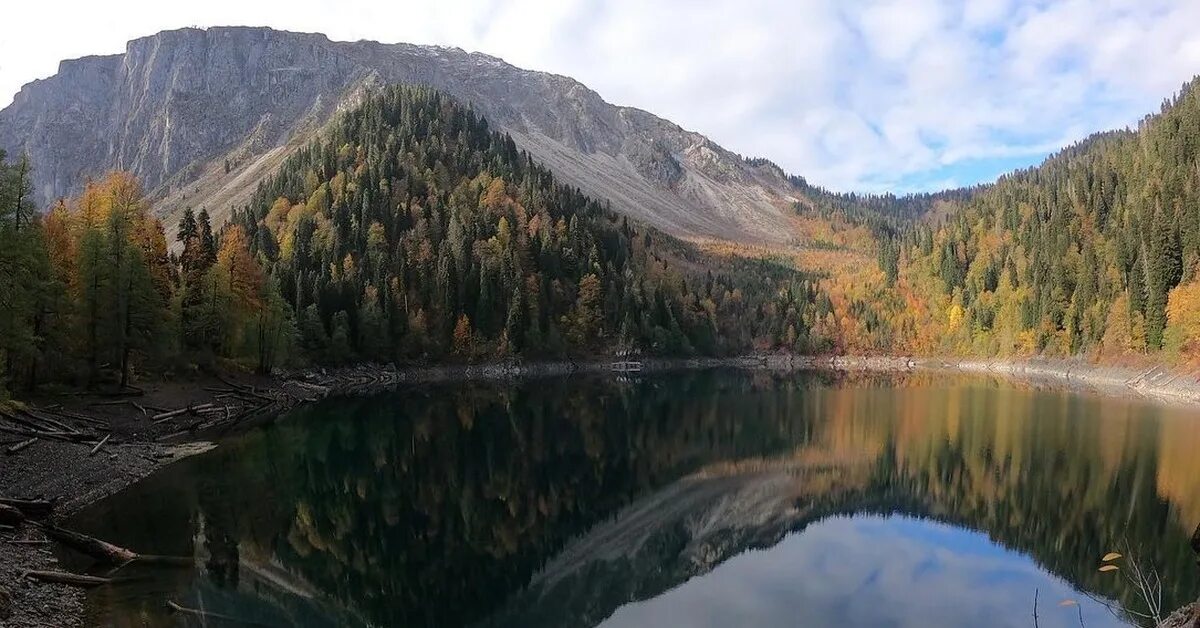 Озеро малая рица фото Озеро Малая Рица осенью Пикабу