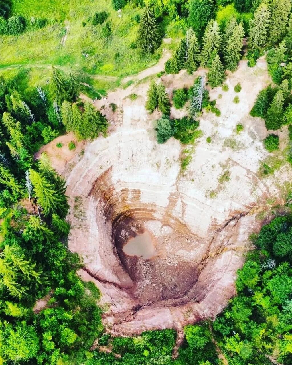 Озеро морской глаз фото Знаменитое озеро Морской глаз превратилось в лужу - e-Kazan.ru