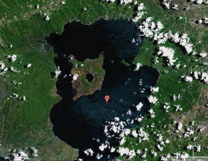 Озеро на острове фото Lake island lake island... And again Science nature, Volcano islands, Earth phot
