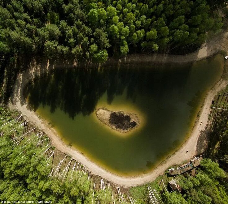 Озеро на острове фото Round up of aerial images that made us wish we could fly in 2015 Lake painting, 