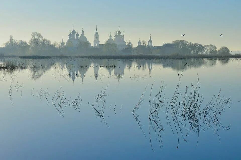 Озеро неро фото Spaso-Yakovlevsky Monastery, Rostov, Russia Orthodoxy, Natural landmarks, Easter