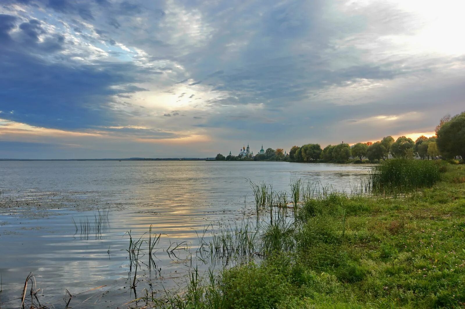 Озеро неро фото Architectural Monuments of Rostov the Great - Russia Travel Blog