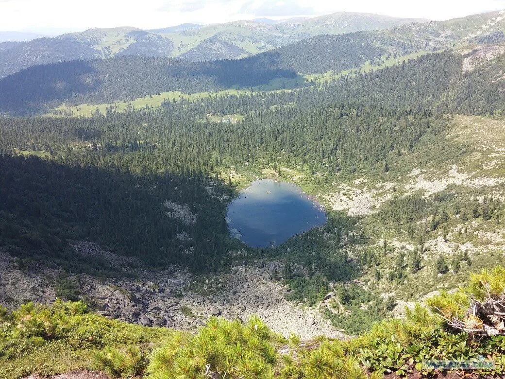 Озеро радужное фото Висячий камень - ЯПлакалъ