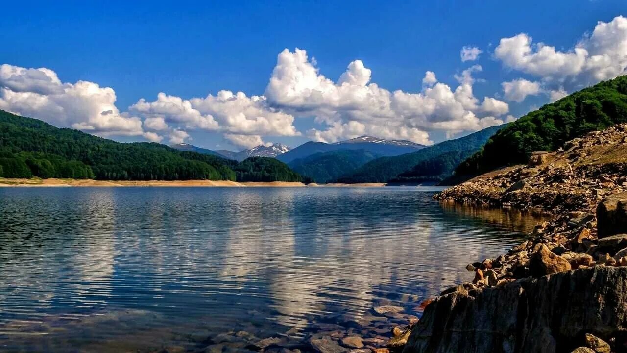 Озеро разелм в румынии фото Постер на экокоже 60x60 LinxOne "Горы Lake Vidraru Румыния" интерьер для дома / 