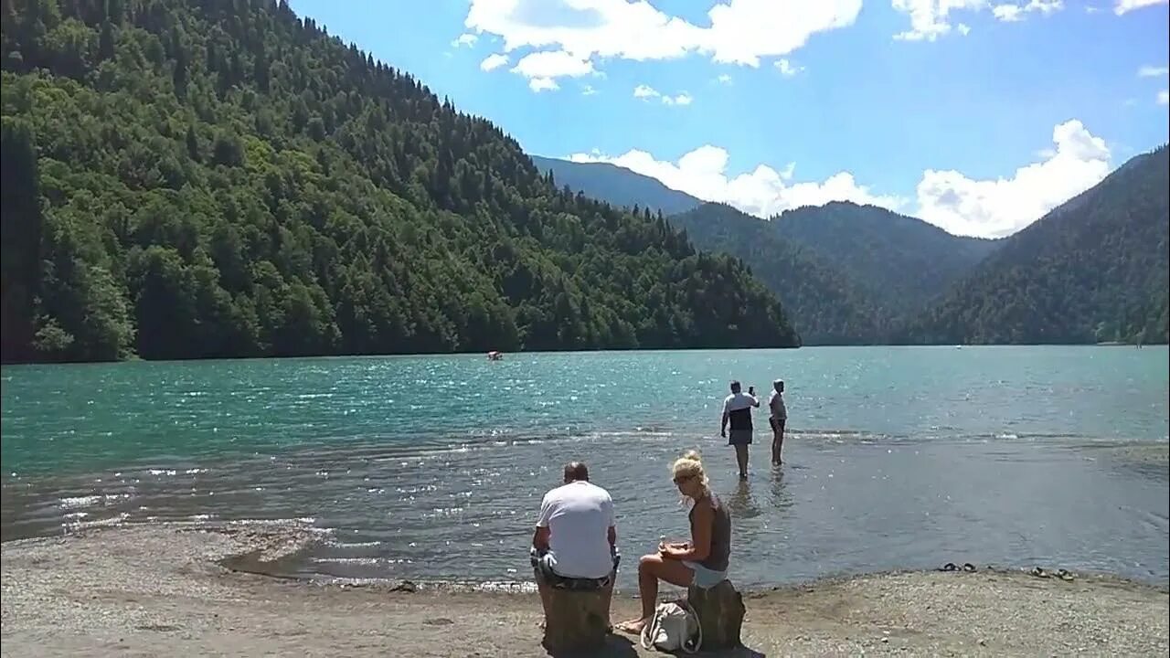 Озеро рица фото туристов озеро Рица Абхазия сейчас июль 2022 года - YouTube
