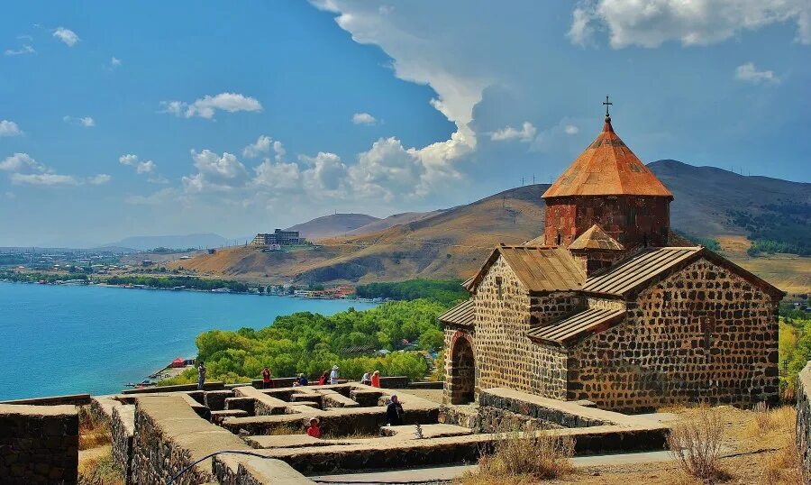 Озеро севан армения фото Trip to Armenia (travel, tourism) Compass Travel Guide