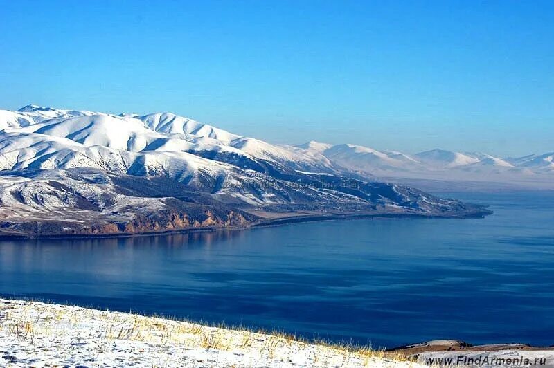 Озеро севан фото Озеро Севан, город Дилижан, церковь Агарцин. Светлана Курицына