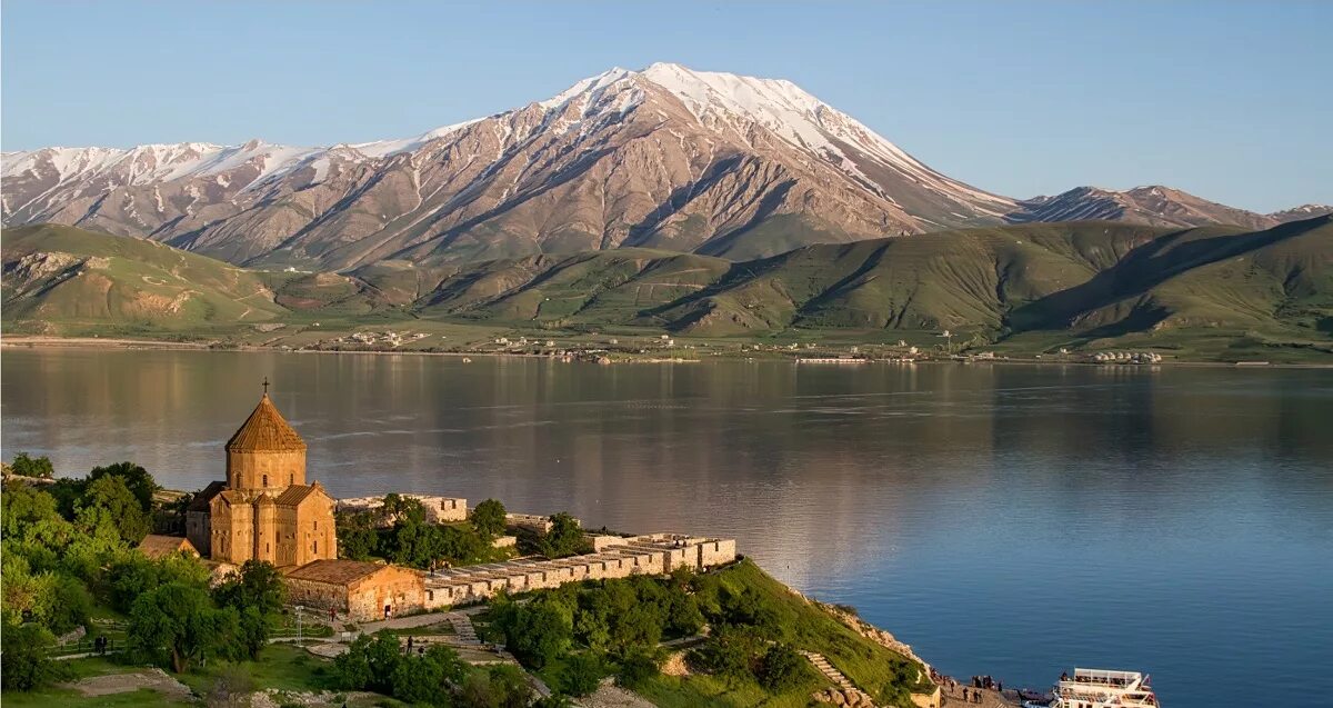 Озеро сиван армения фото Восхождение на Арарат - отдых по цене от 650 € - YouTravel.Me
