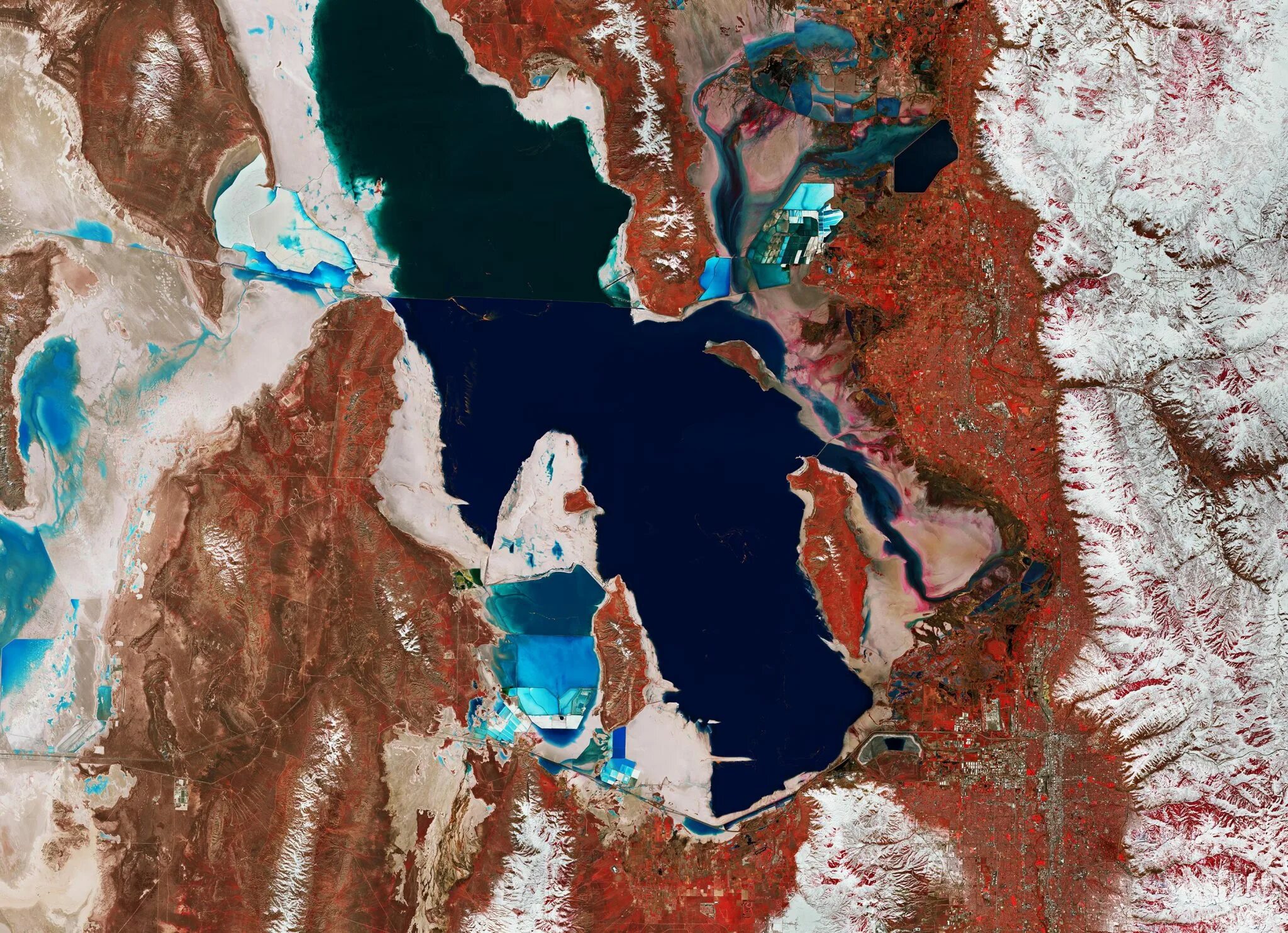 Озеро со спутника фото Incredible Views of Utah's Great Salt Lake From Space