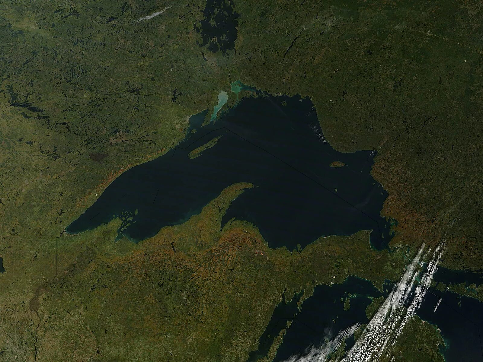 Озеро со спутника фото NASA Visible Earth - Sensor: a href="/source/1495/terra"Terra/a MODIS